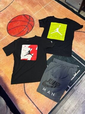 Nike Black Boys Jordan Graphic Tees with Gray Jumpman Shorts